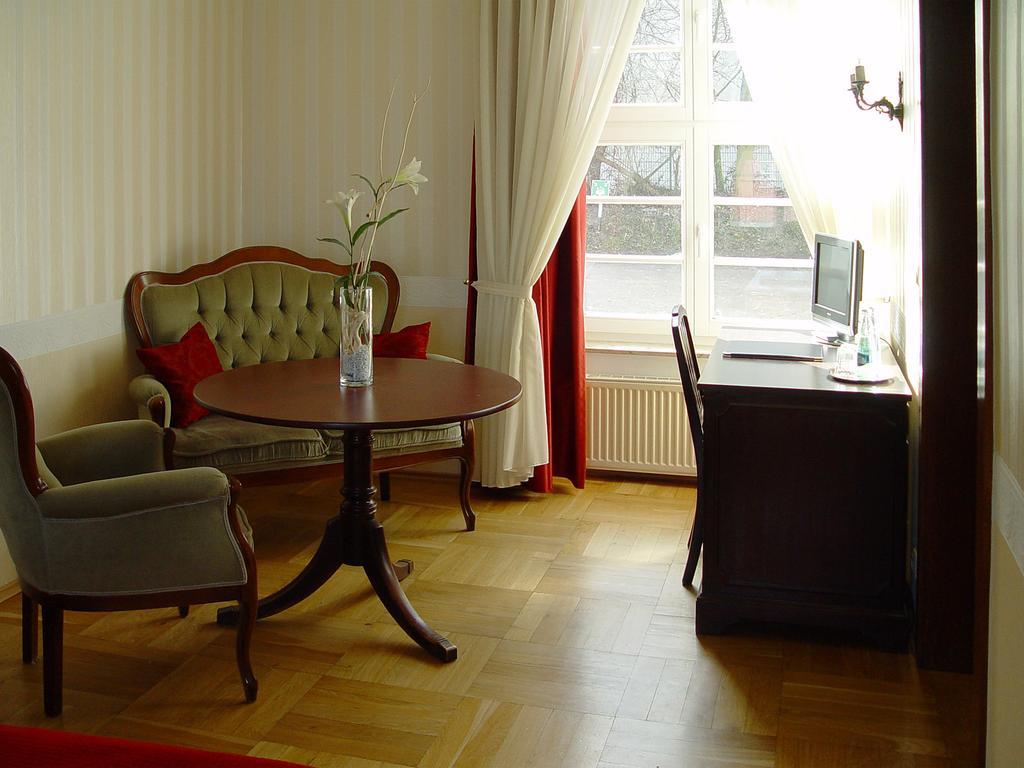 Hotel Altes Hafenhaus Ρόστοκ Δωμάτιο φωτογραφία